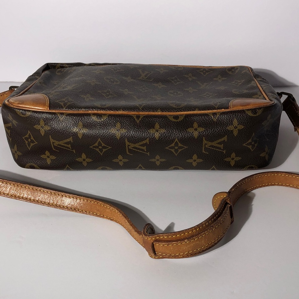 Pre-Love Louis Vuitton Monogram Messenger Bag in Brown and Tan - Picture 13 of 16